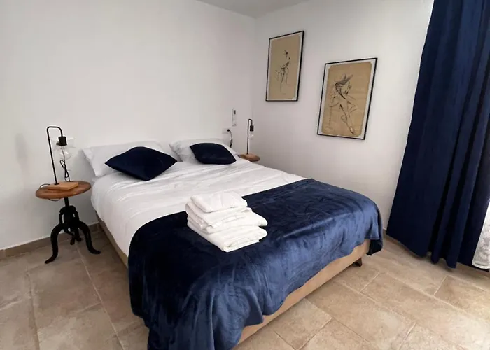 Shanti\'S Andalusian Room