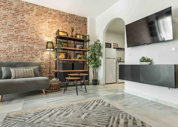 Modern Studio w/ Private Rooftop Terrace