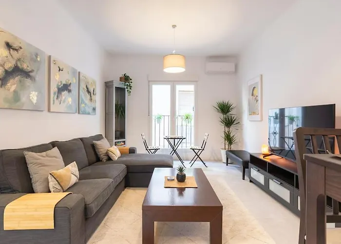3 Bedroom Flat In Historic Centre