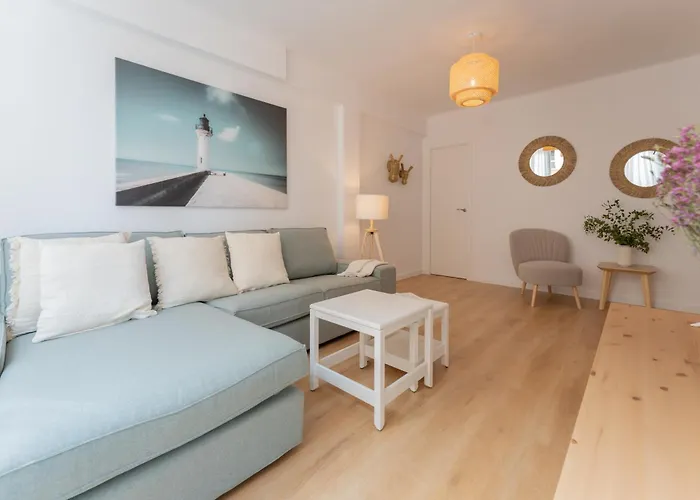 Malaga Lux Oasis - Modern 3Br, Fast Wifi, Smarttv