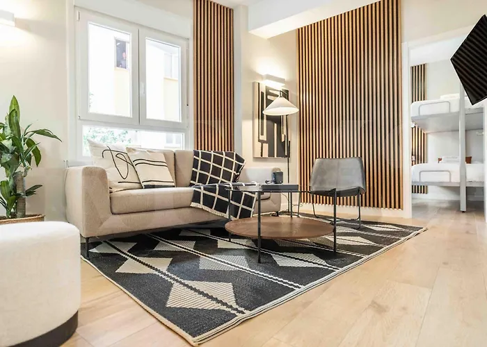 Spacious 3 Bedroom Apartment By Rems