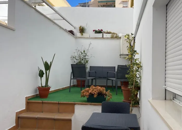 A 5 Min Estacion De Tren- Patio-Parking Y Playa