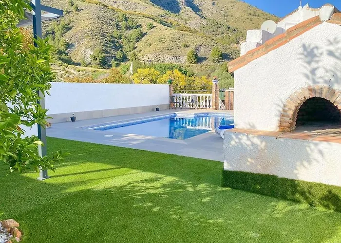 Cozy Cottage In Nerja , Malaga. Private Pool. Wifi