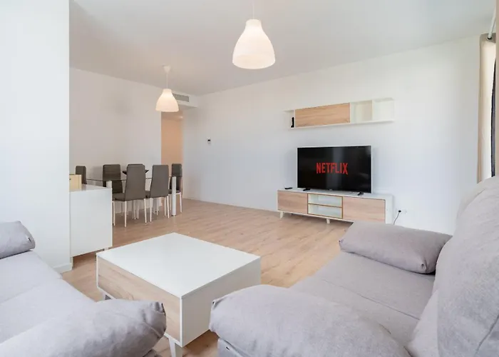 Guestready - Sunny Seaside Escape In Malaga