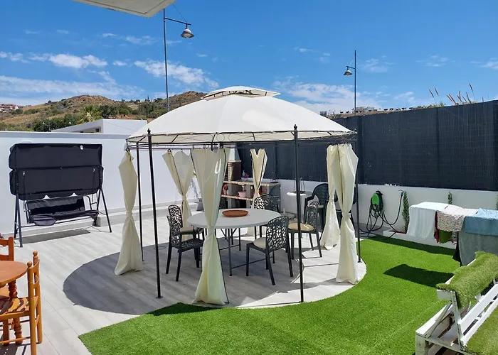 Bajo Con Jardin En Primera Linea De Playa