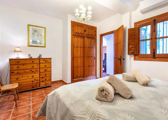 Pet Friendly Home In Iznate With Kitchen