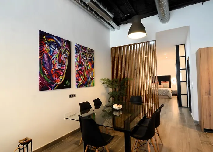 Fabrica Del Lujo En El Centro De Malaga