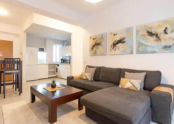 3 Bedroom Flat In Historic Centre