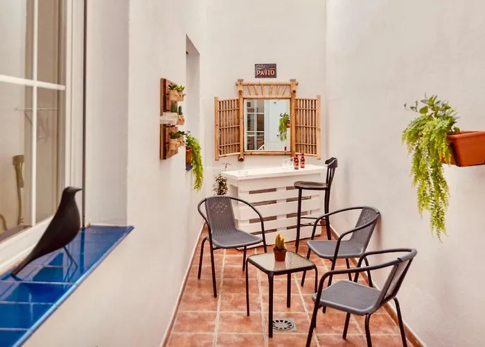 New Gr0-Flat With Private Backyard In Malaga Center