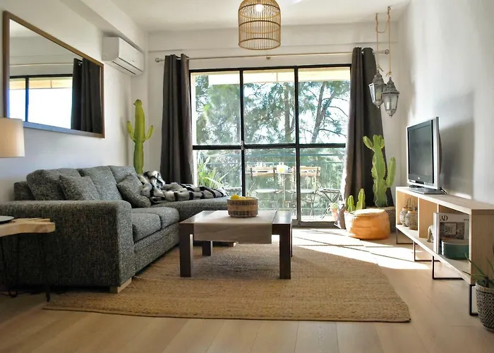 The Boho-Chic Oasis, Lovely City Center Apartment