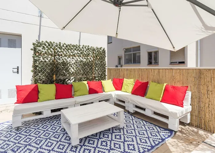 Ma3A-Apt With Rooftops-Next To Old Town