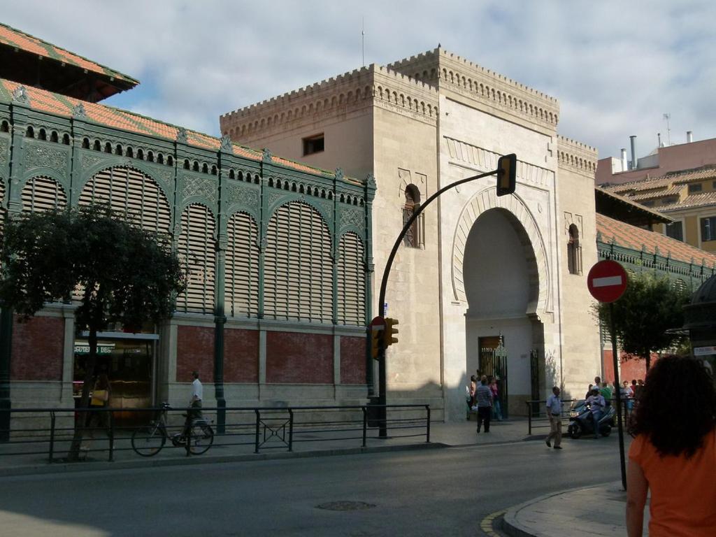 Cost Mercado Homestay Malaga