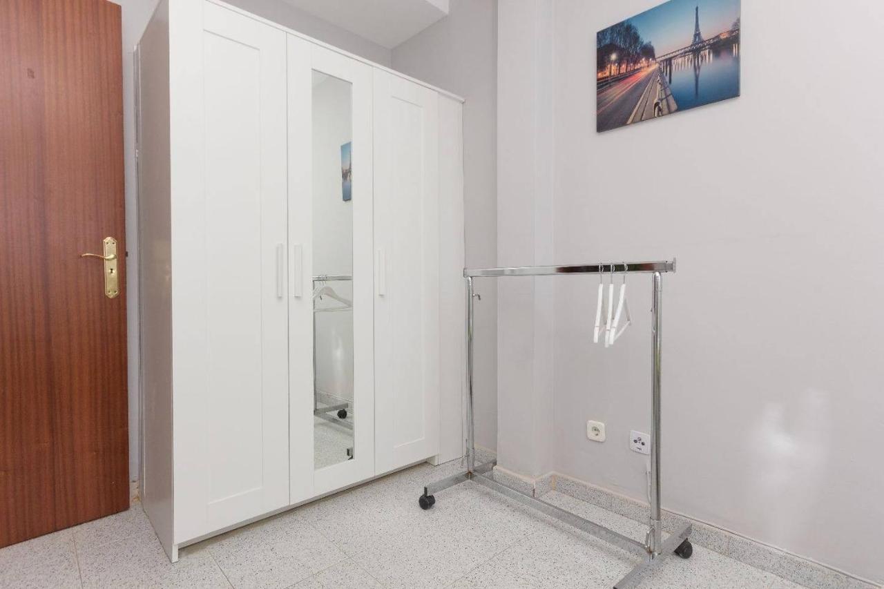 Malagaonbeach 1 - Two Bedrooms - Up To 3 People - 10 Meters * Málaga