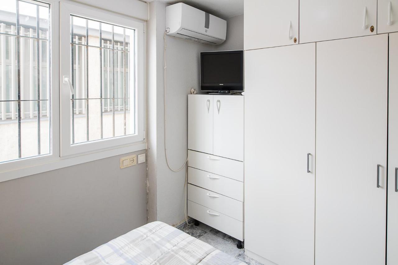 Malagaonbeach 2 - Two Bedrooms - Up To 3 People - 30 Meters Malaga