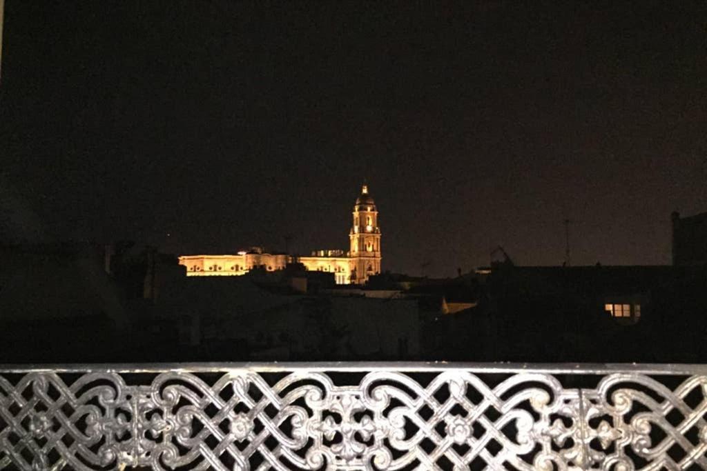 Center Cathedral Views & Free Wifi *