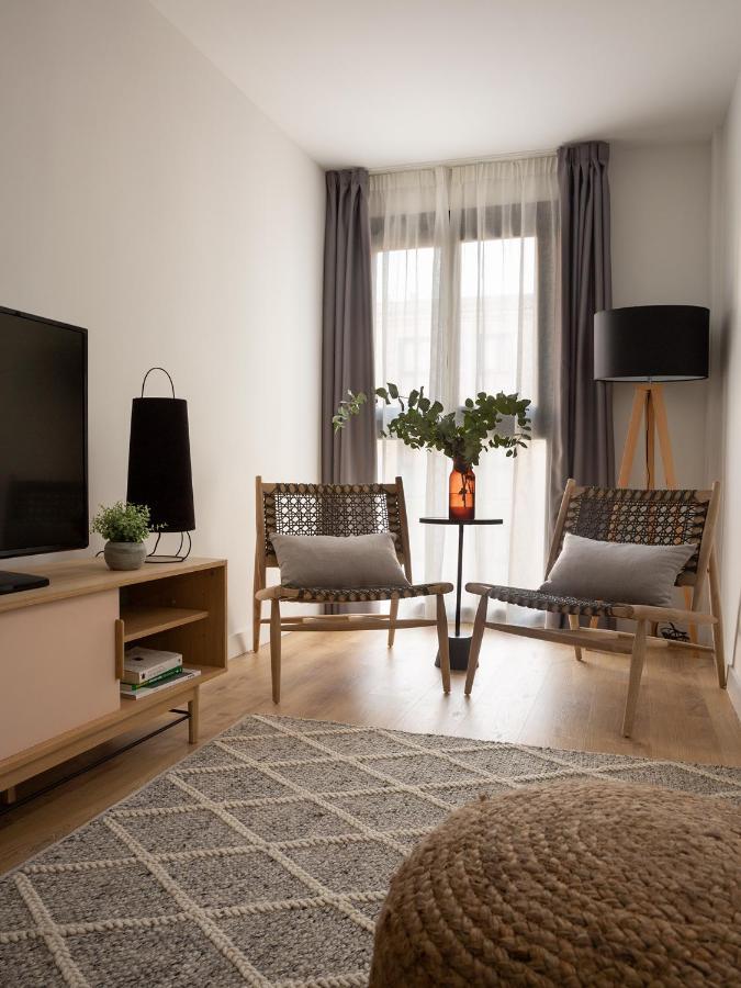 One Bedroom Apartment 1202 *