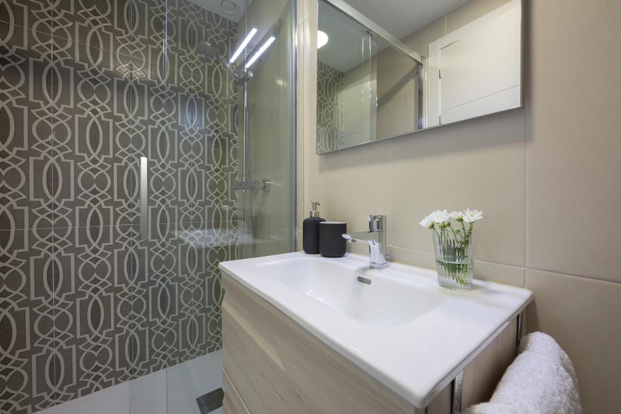 One Bedroom Apartment 1202 *