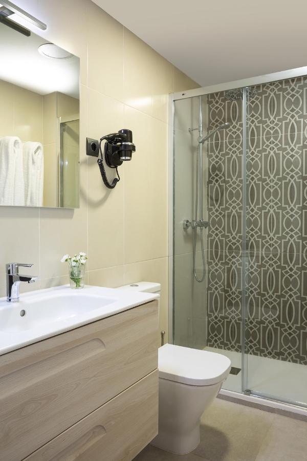 One Bedroom Apartment 1202 *