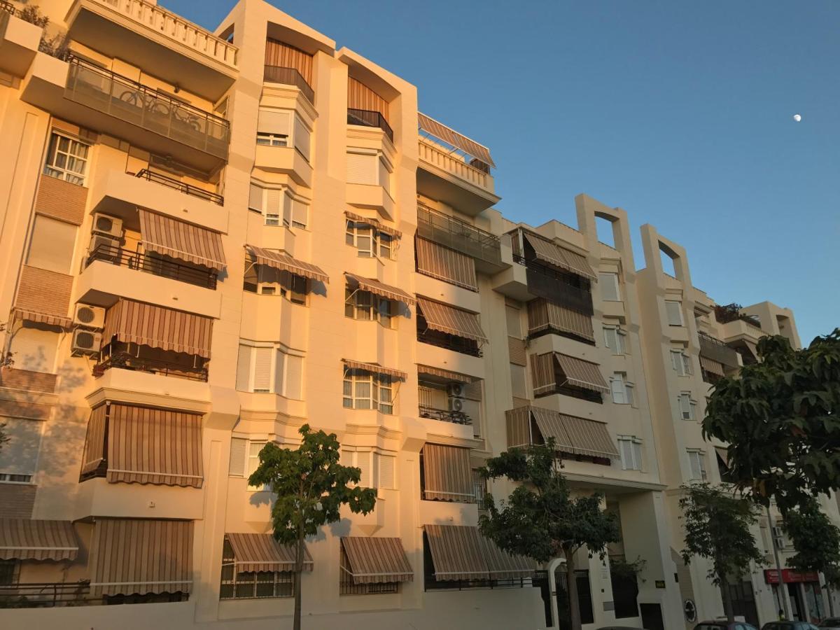 Apartamento Apartamento Teatinos Con Piscina Espectacular, Aire Acondicionado En Salón-comedor Y Ventiladores En