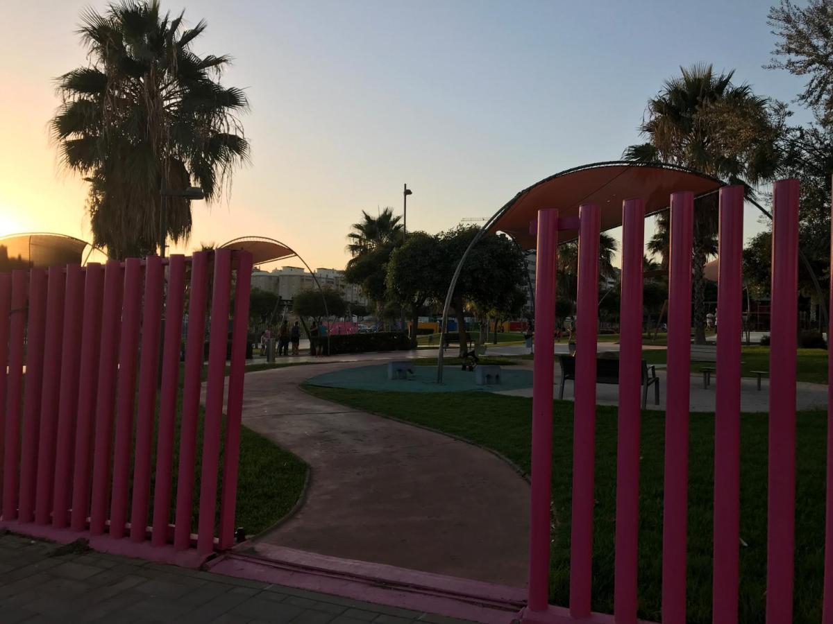 Apartamento Teatinos Con Piscina Espectacular, Aire Acondicionado En Salón-comedor Y Ventiladores En Apartamento Málaga