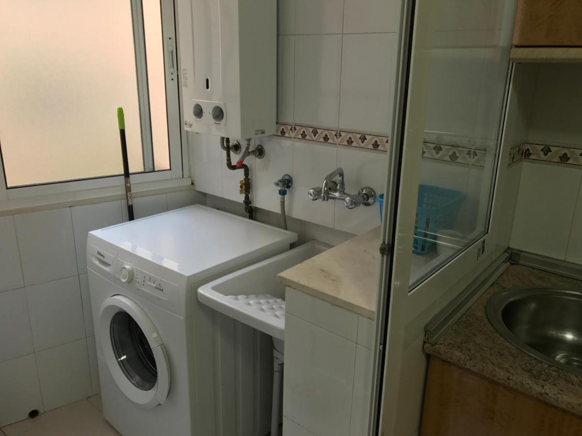 Apartamento Teatinos Con Piscina Espectacular, Aire Acondicionado En Salón-comedor Y Ventiladores En Apartamento Málaga