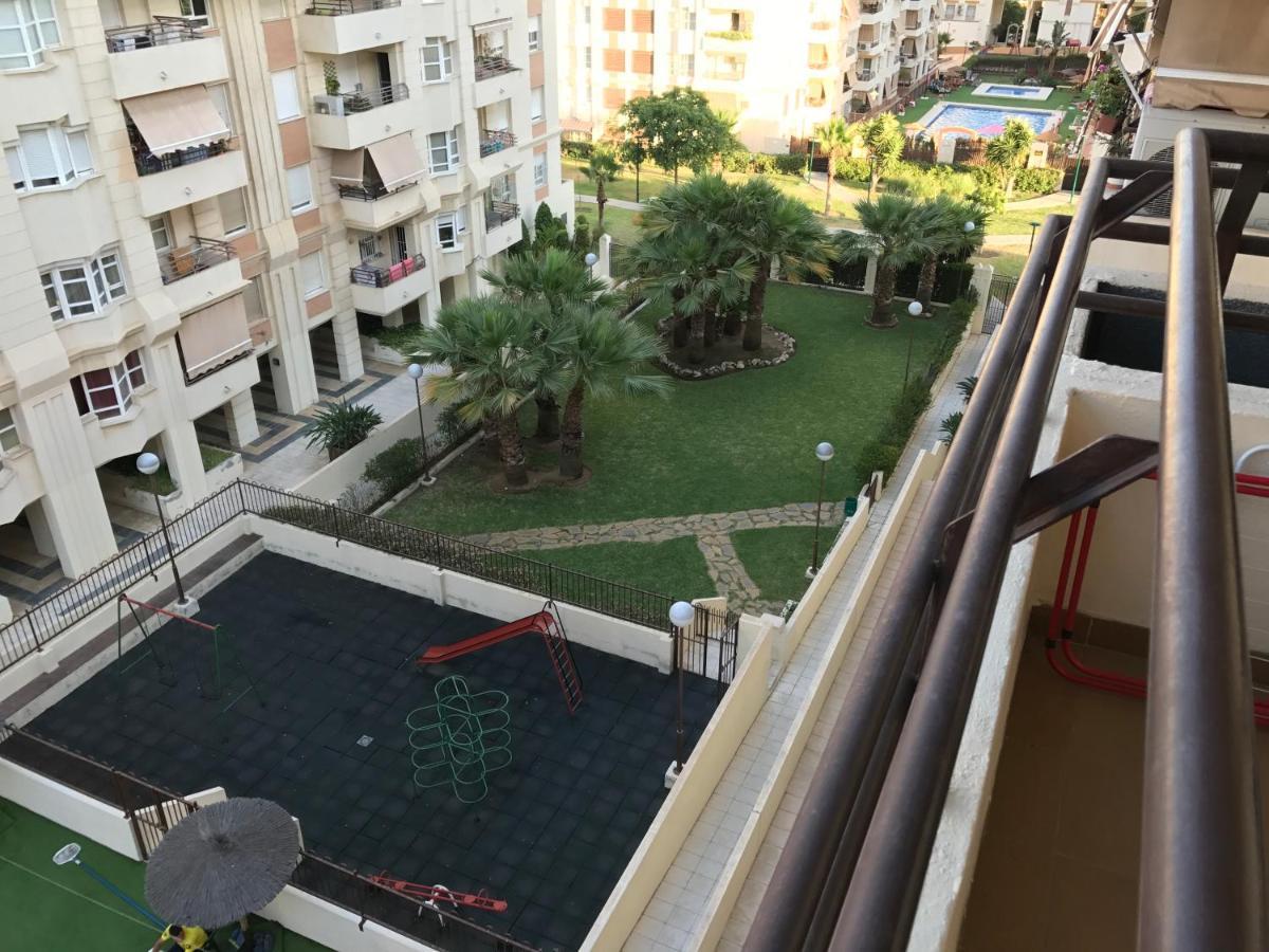 Apartamento Teatinos Con Piscina Espectacular, Aire Acondicionado En Salón-comedor Y Ventiladores En *