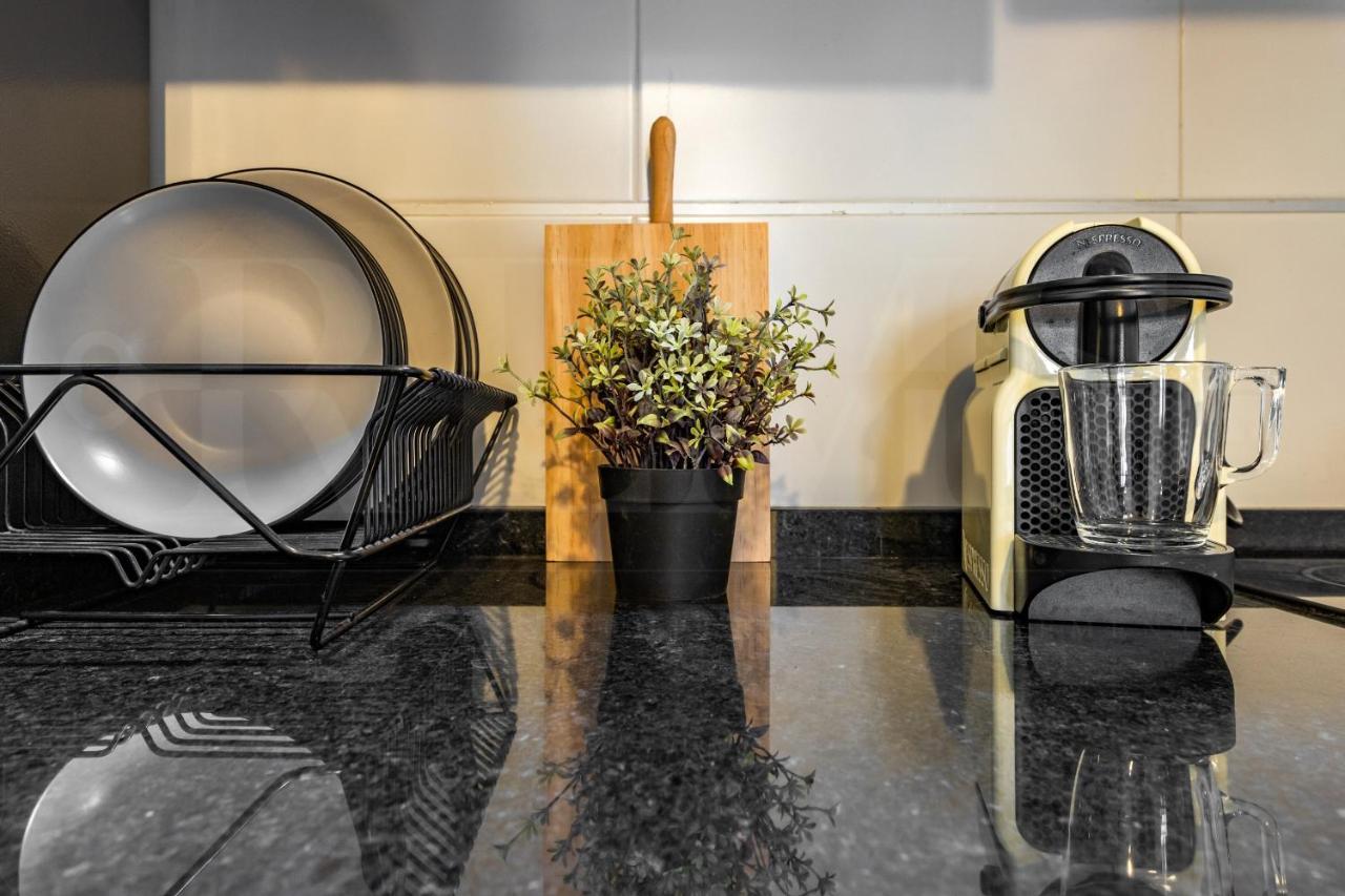 Apartamento Cozy Flat With Common Pool & Parking - Center By Rems *