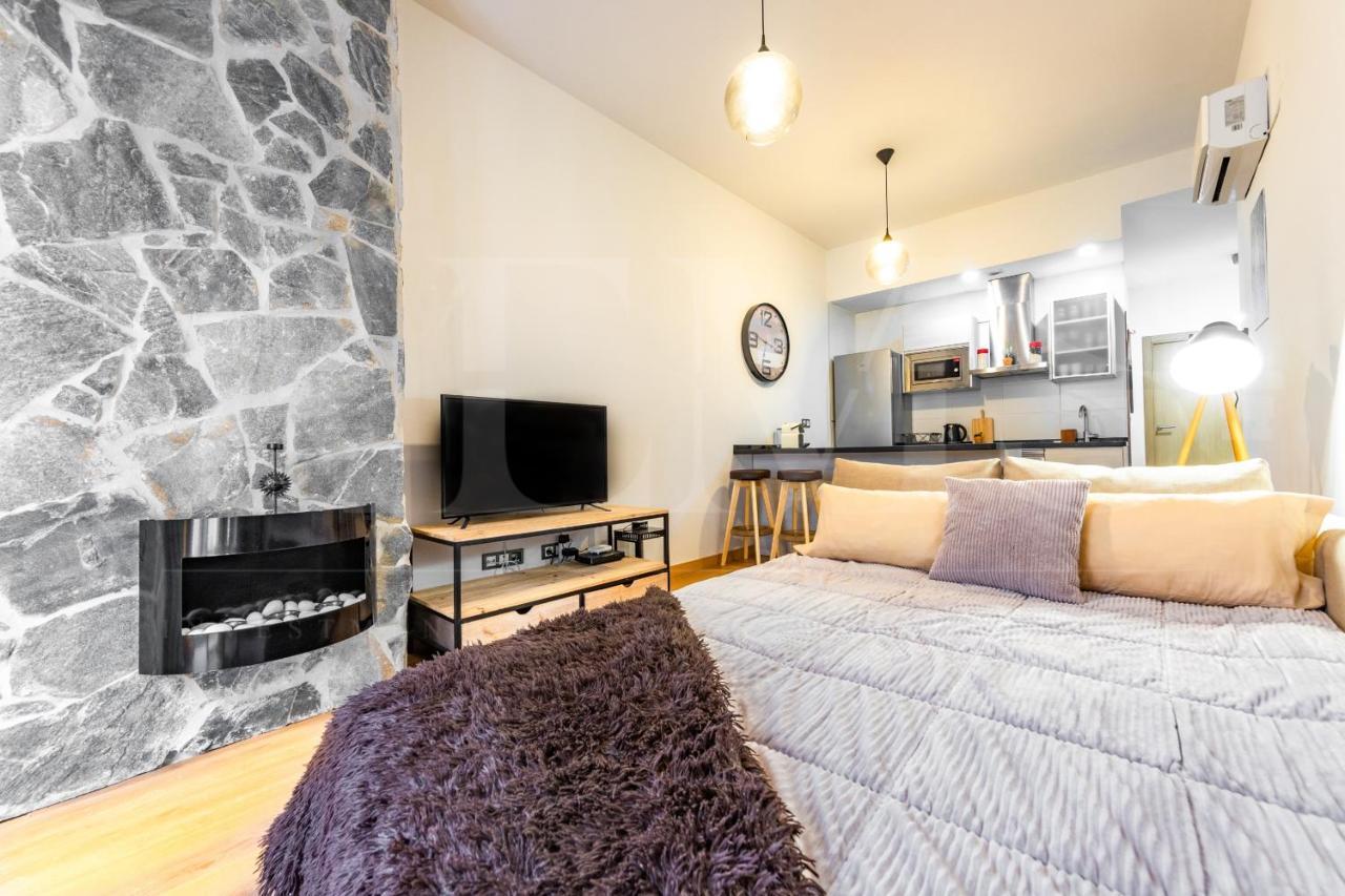 Apartamento Cozy Flat With Common Pool & Parking - Center By Rems