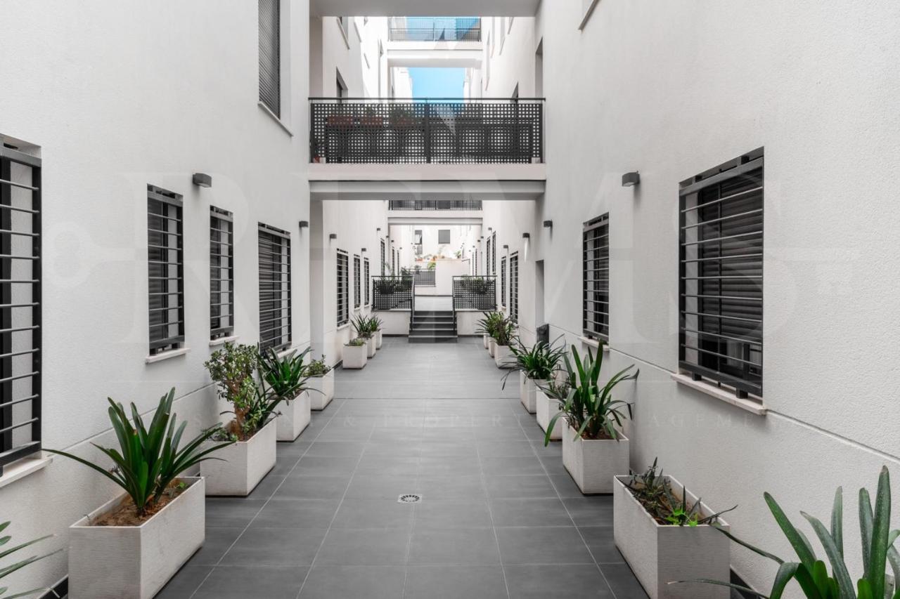 Apartamento Cozy Flat With Common Pool & Parking - Center By Rems Málaga
