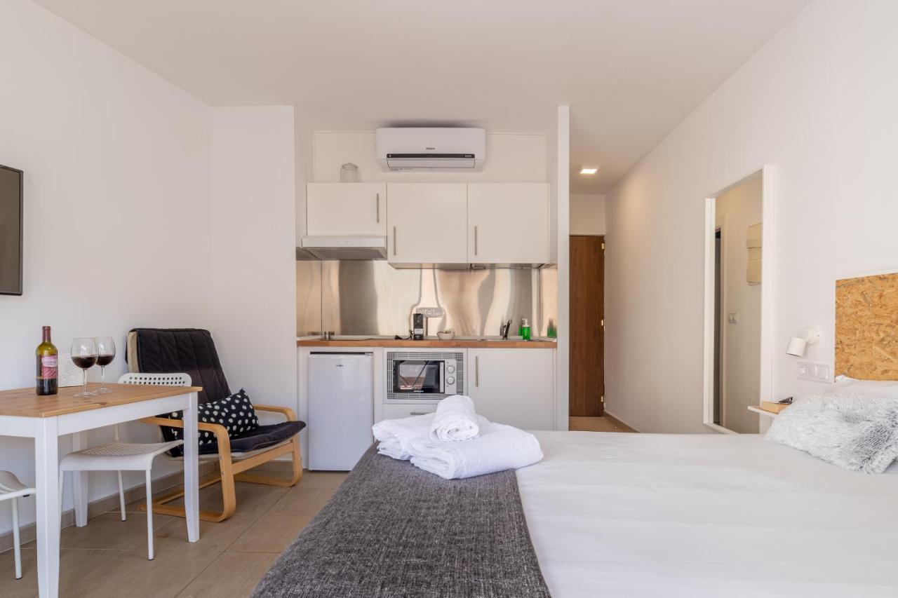 Apartment Fun Building By Homeabout Malaga