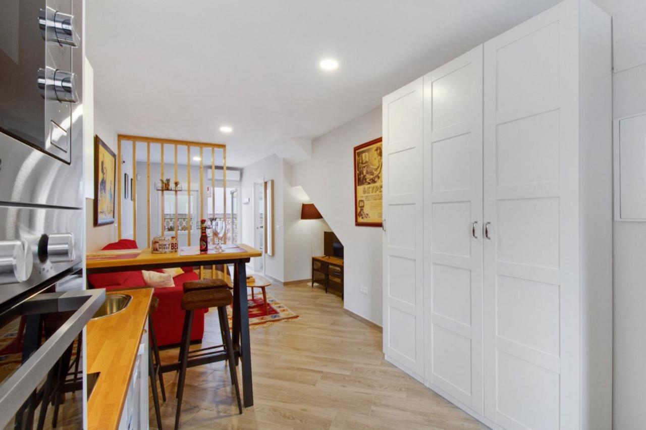 Barcelo 21, Parking On Request, Atico With Terrace & With Patio, Center, Breakfast Included, Quite Neighborhood, Bc Apartamento Málaga