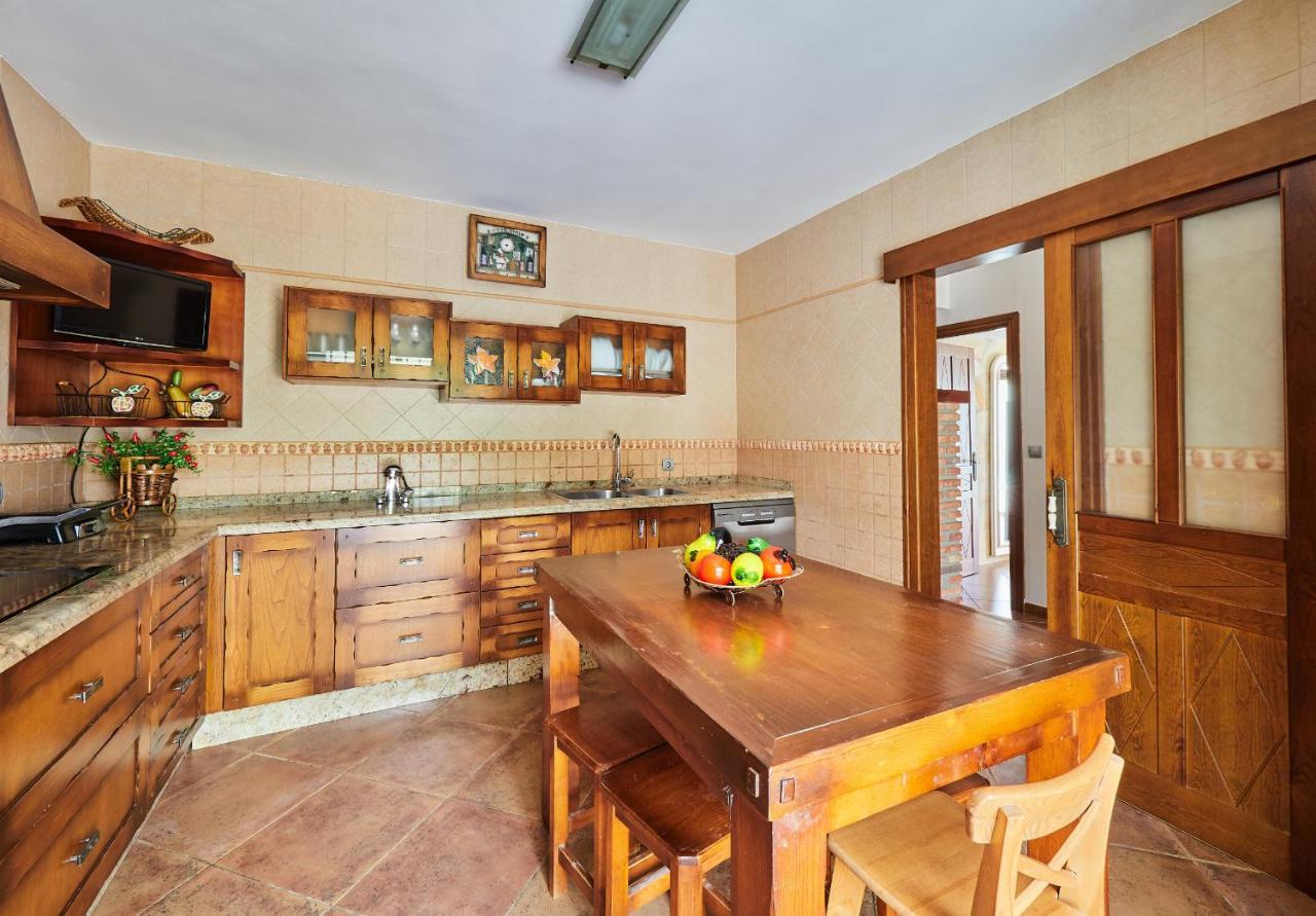 Cubo's El Nogal De Montes De Villa