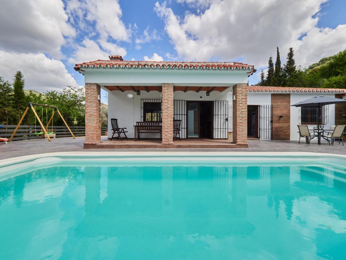 Cubo's El Nogal De Montes De Villa Málaga