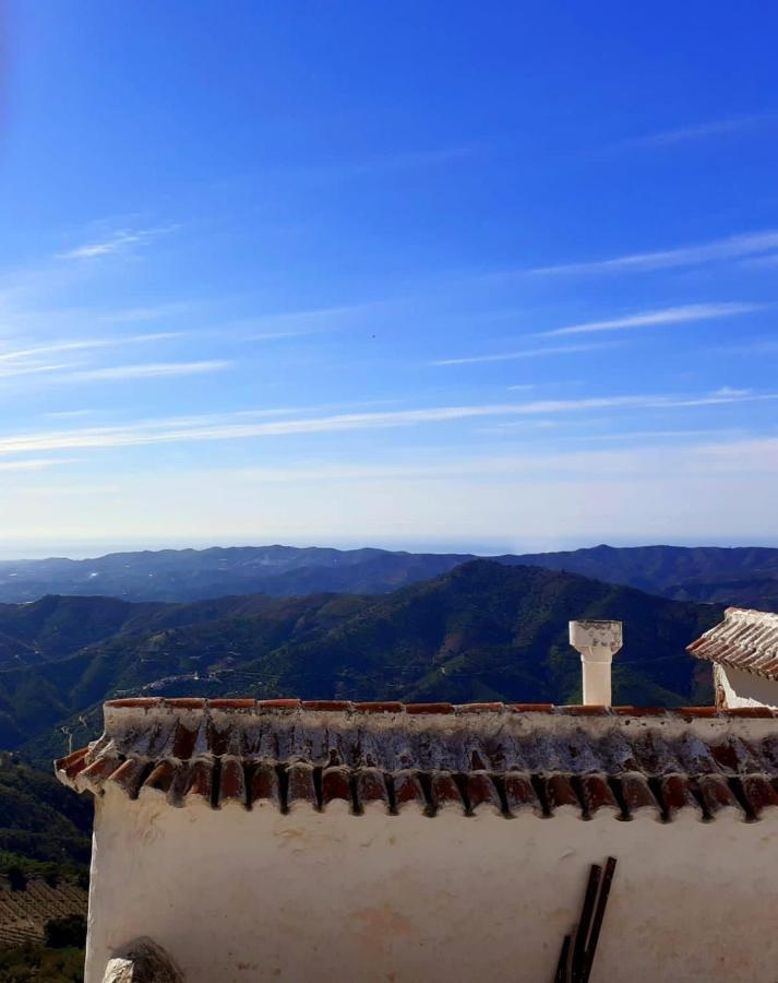Holiday home Renovated Cinema Town House In Comares *