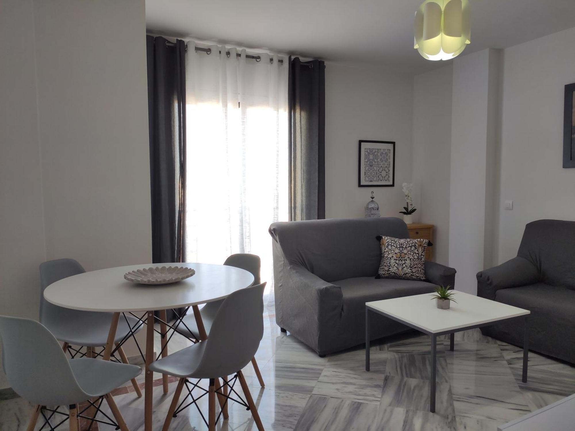Seneca Junto Al Centro * Malaga