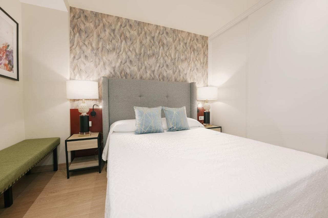 Debambú Atarazanas Apartahotel Málaga
