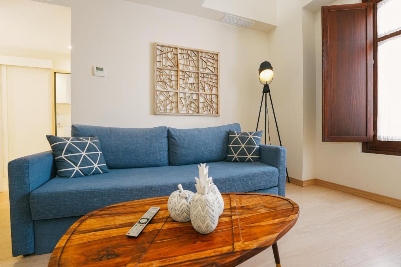 Debambú Atarazanas Apartahotel Málaga