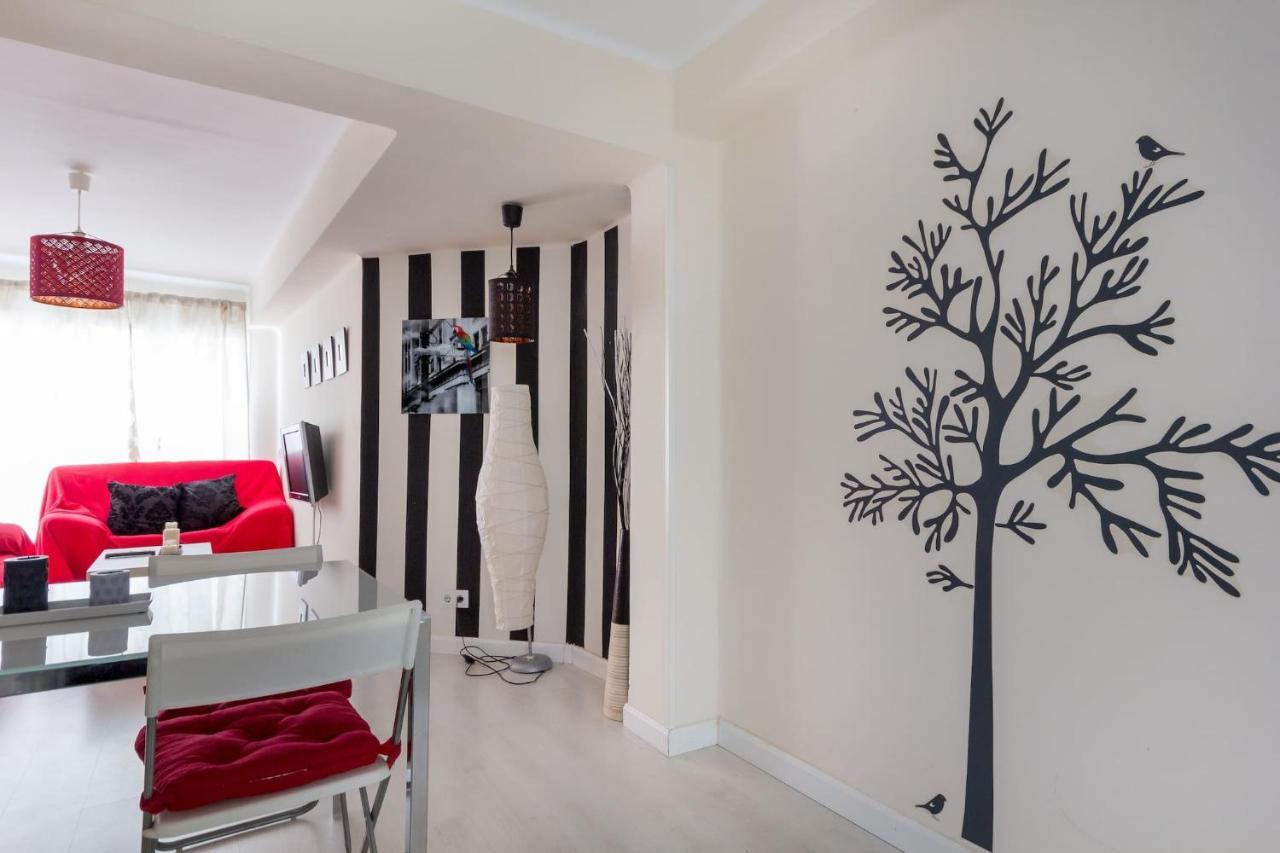 Flat -200m Center-2 Baths- 3 Bedrooms 5pers Apartamento