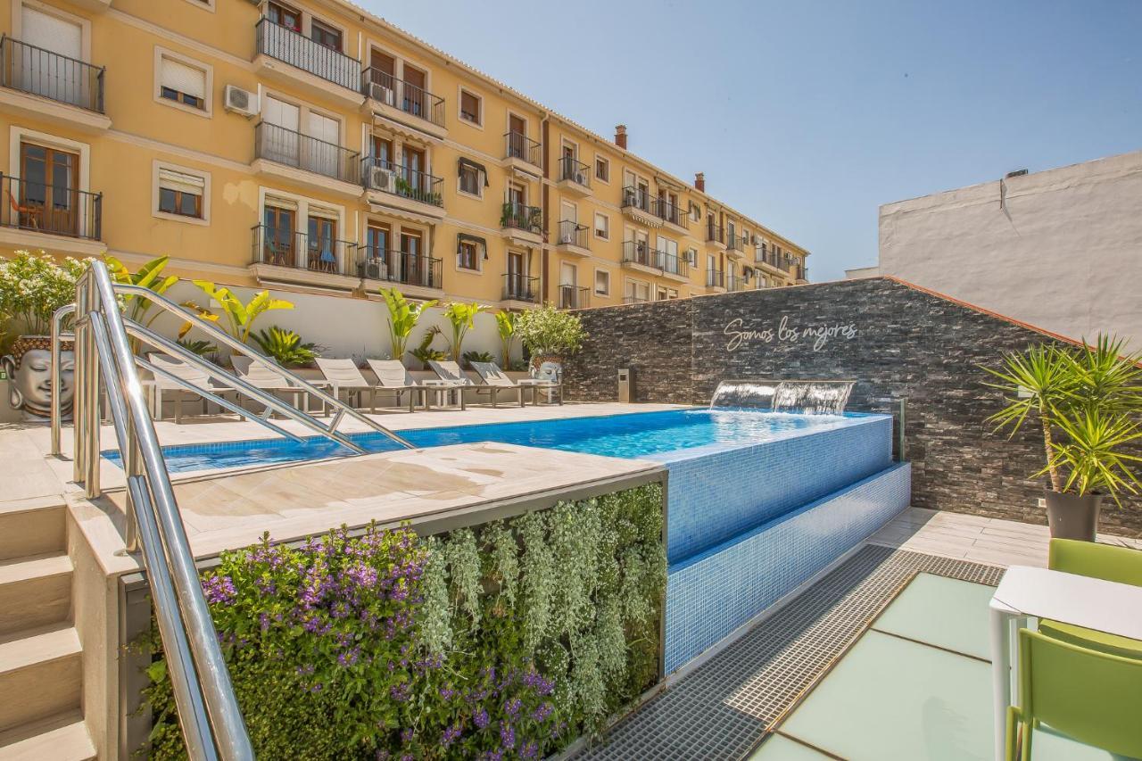 Broe-adults Recommended Hotel