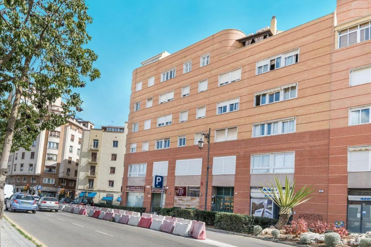 Lovely With River Views And Parking Apartamento Málaga