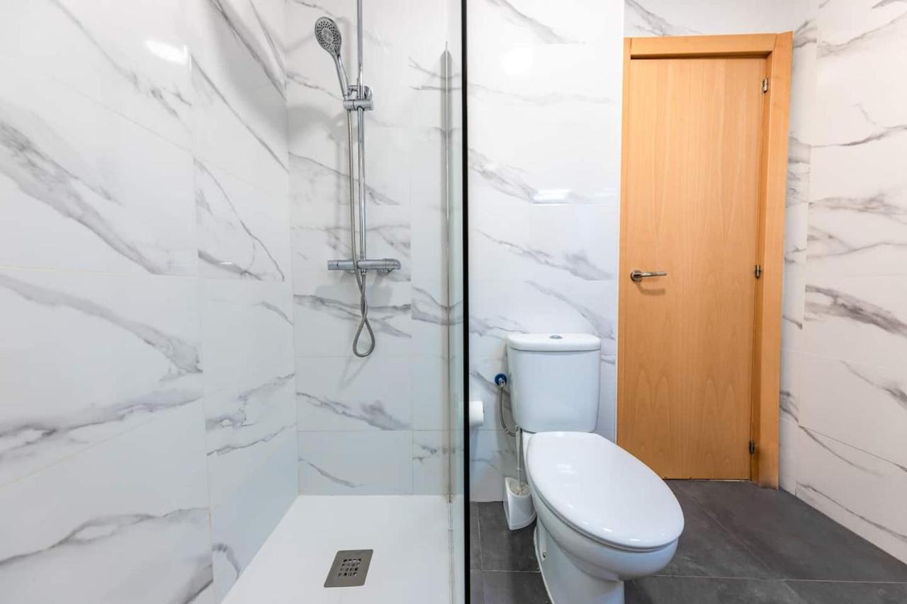 Private Rooftop & Elegant Studio - Center By Rems