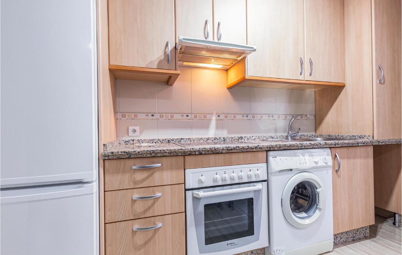 Awesome In Alhaurn El Grande With 1 Bedrooms And Wifi Apartamento *