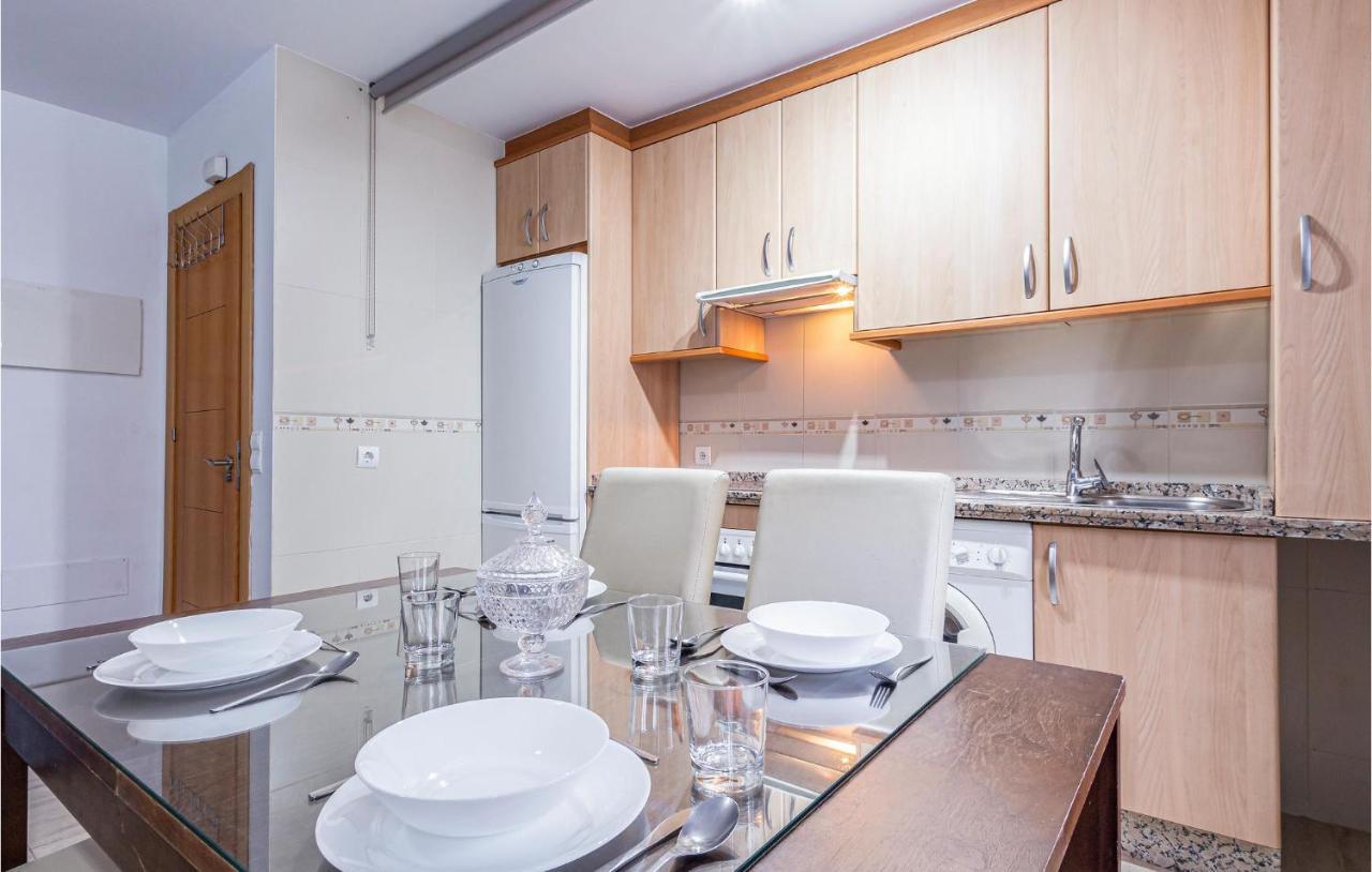 Awesome In Alhaurn El Grande With 1 Bedrooms And Wifi Apartamento