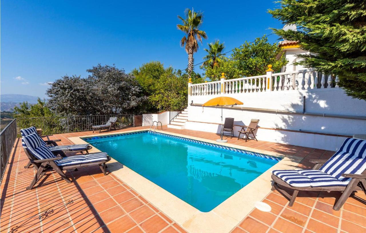 Pet Friendly In Iznate With Kitchen Сasa de vacaciones