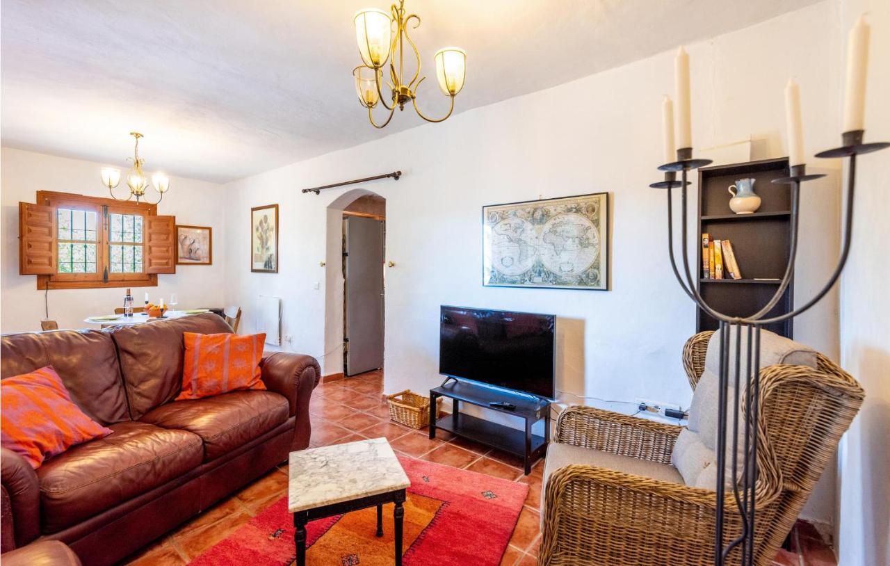 Pet Friendly In Iznate With Kitchen *