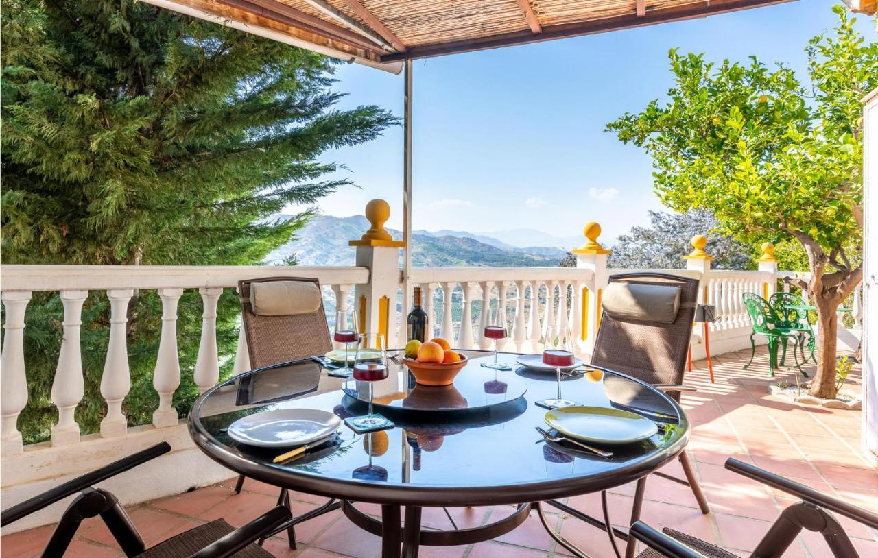 Сasa de vacaciones Pet Friendly In Iznate With Kitchen *