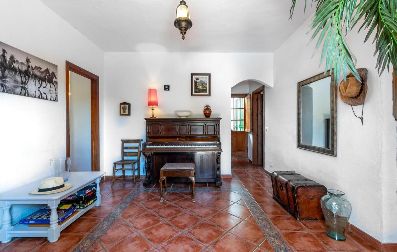 Pet Friendly In Iznate With Kitchen *