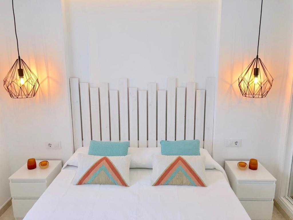 Apartamento ático-duplex 1ª Linea De Playa Con Jacuzzi. 6 Pax ático-duplex 1ª Linea De Playa Con Jacuzzi. *