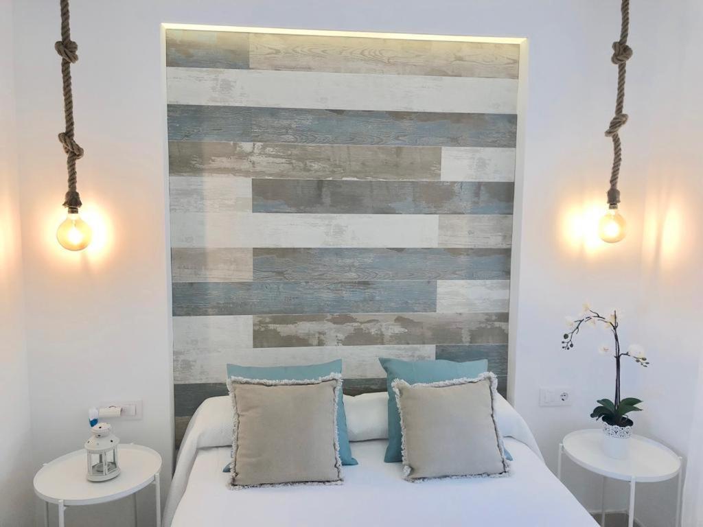 ático-duplex 1ª Linea De Playa Con Jacuzzi. 6 Pax ático-duplex 1ª Linea De Playa Con Jacuzzi. Apartamento *