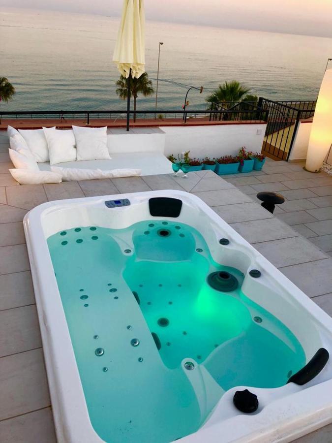 ático-duplex 1ª Linea De Playa Con Jacuzzi. 6 Pax ático-duplex 1ª Linea De Playa Con Jacuzzi. Málaga